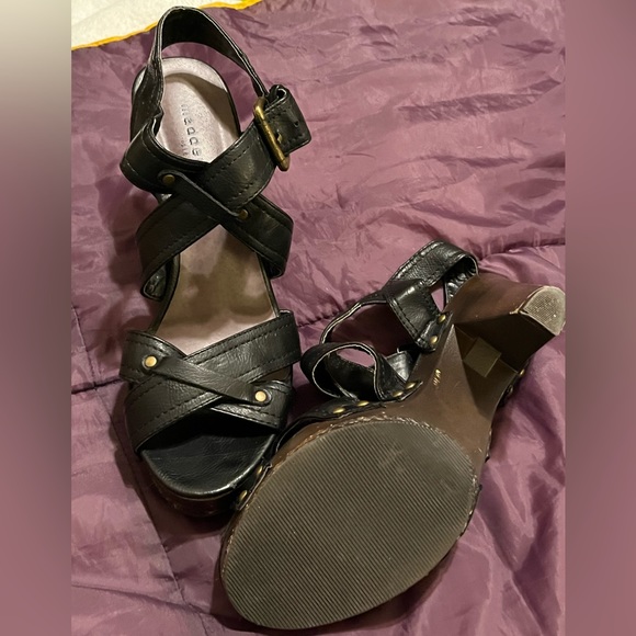 Steve Madden Platform Sandals - Picture 7 of 7